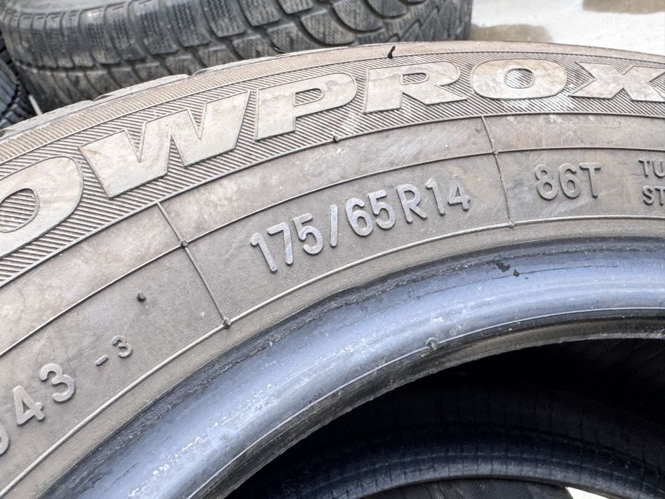 175/65/R14 Toyo Snowprox 2бр зимни