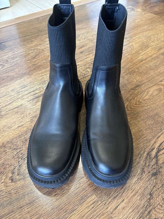 Боти от естествена телешка кожа Mango