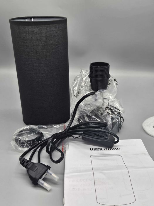 Настолна лампа Seealle с черен текстилен абажур – стил и минимализъм