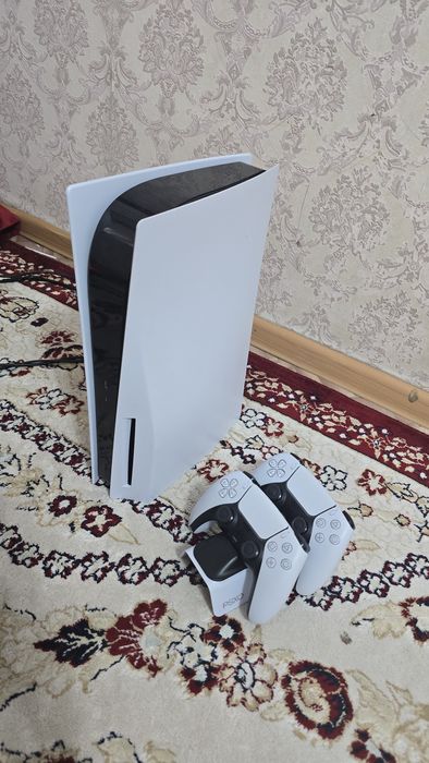 Продам PS5 (Playstation 5)