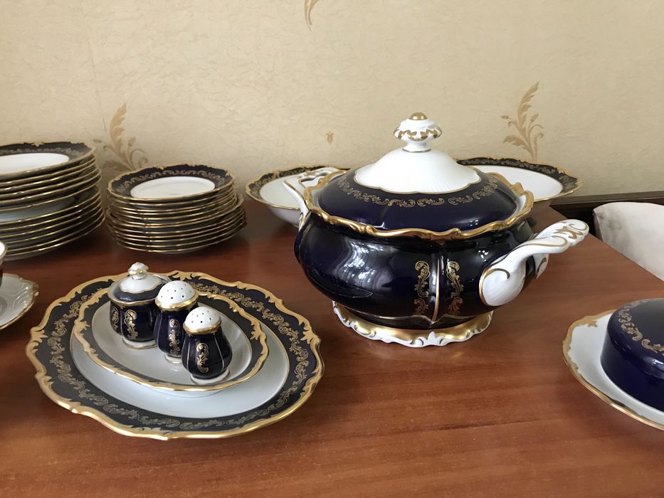 Продам столовый сервиз производства ГДР