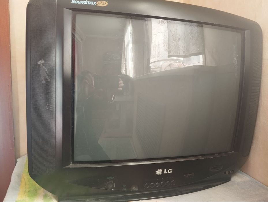 LG televizori sotiladi rangli ko'rsatadi