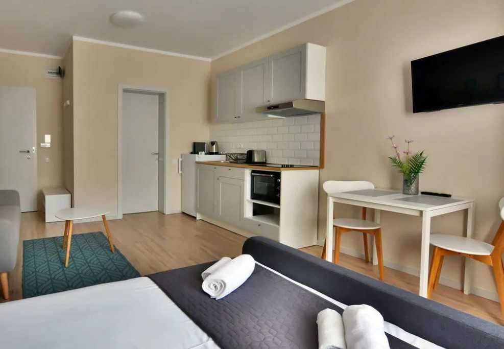 Дава се под наем Тристаен апартамент в Бургас, Лазур - 110 кв.м за 372.3 € - Снимка #2