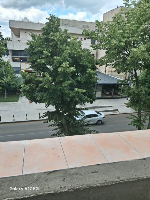 Vand apartament cu 3 camere in Vaslui