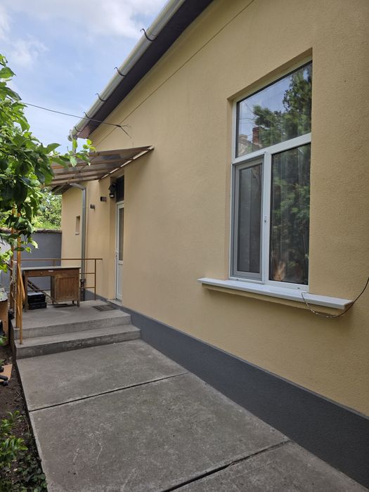 Vand casa ultracentrala deosebita cu 2 unitati separate