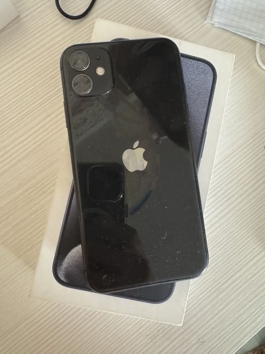 Продам айфон 11.