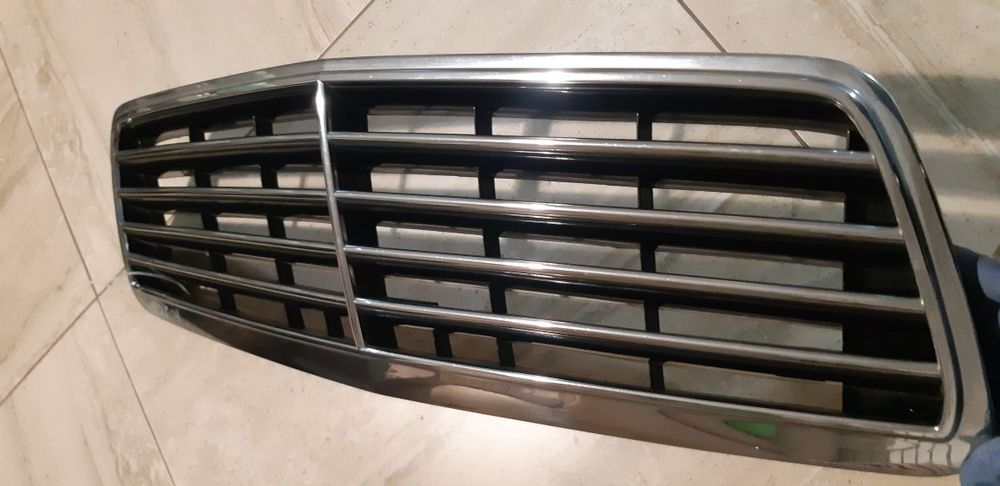 Предна решетка за Мерцедес ЦЛК/ Mercedes Clk W208