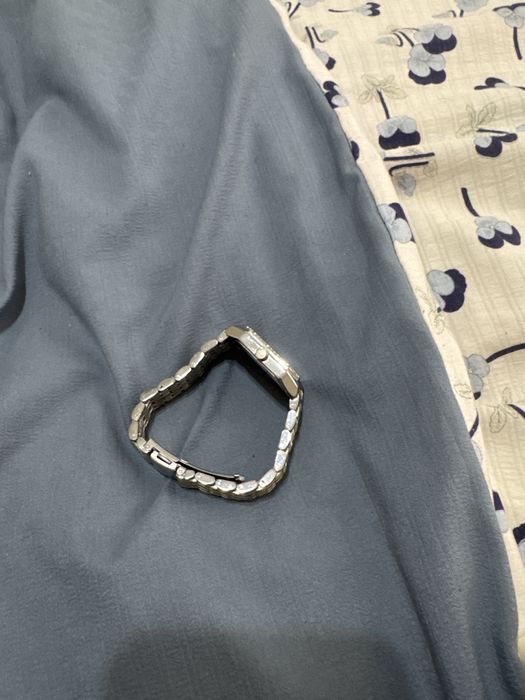 Отдам дешево часы