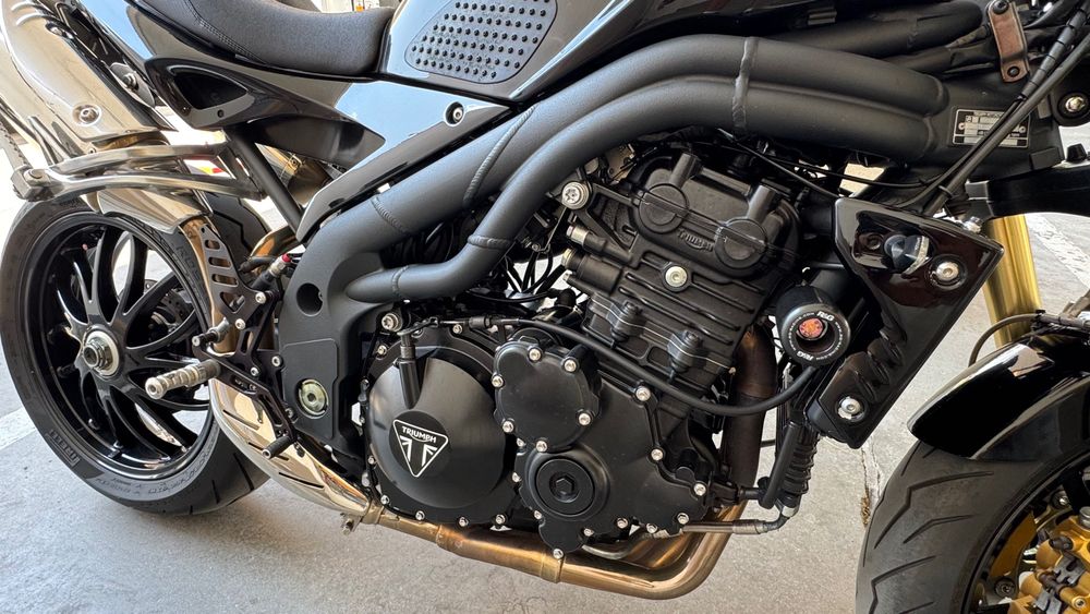 Triumph speed treple 1050 custom