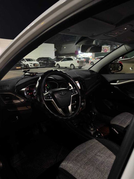 Продается машина Лада веста 2020 г