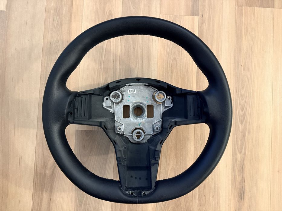 ПЕРФЕКТЕН! Волан Tesla Model 3/Y Фейслифт ОРИГИНАЛЕН!