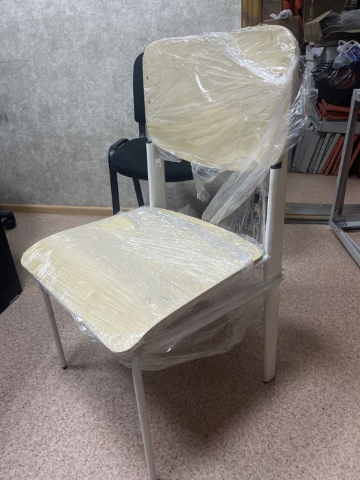 Стуля новые металическии каркас