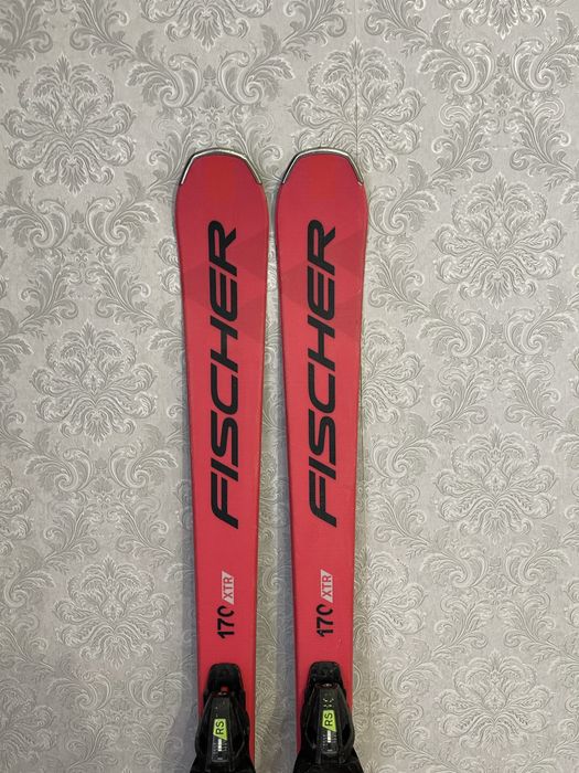 Schiuri 170 cm fischer RC One xtr