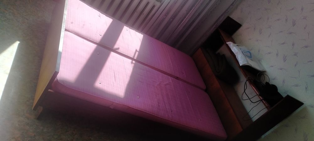 Кровать двуспальная.