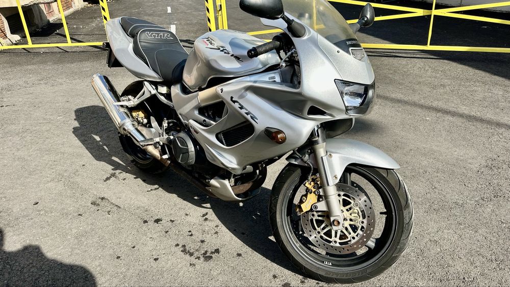 Honda VTR 1000 Firestorm an 1999