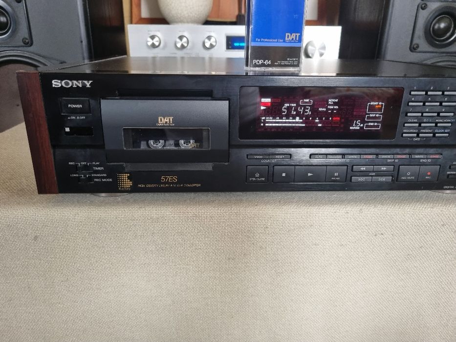 Sony DAT DTC-57 ES. Perfect functional. Impecabil.