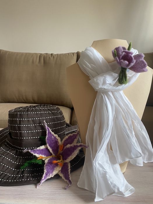 Ръчно озработени украшения от естесвена вълна