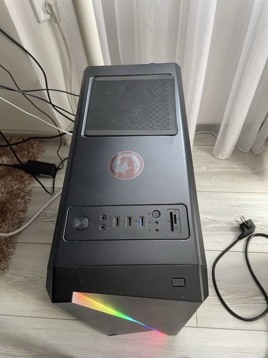 PC Ryzen 3 3200G / 16GB RAM / SSD 256GB + HDD 500GB + LG UltraWide 29” 75Hz