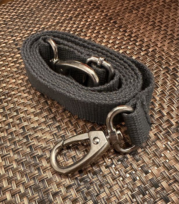 Borseta Dockers cu Curea Gat/Umeri - Breloc Chei