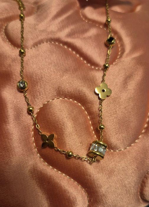 Нови обеци, гривни и колие, бижута от стомана