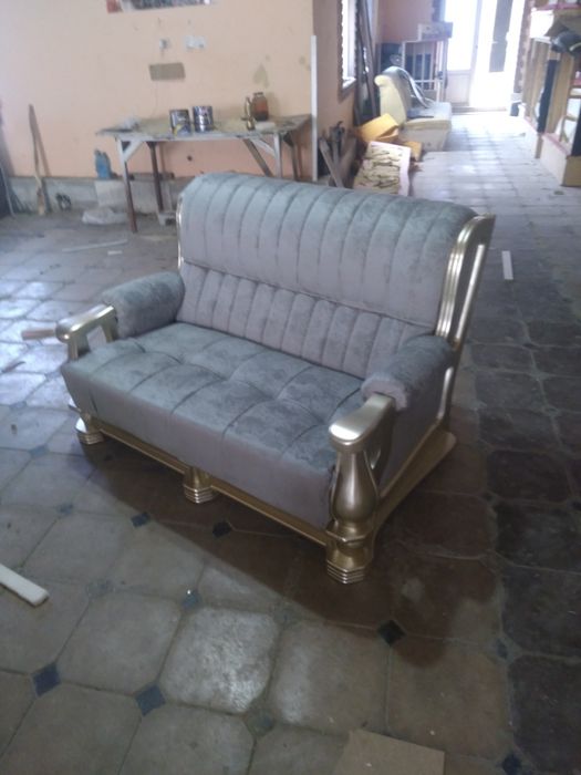 Yumshoq mebel xar xil turdagi kuxinni gastinni mebel lar tayorlab bera