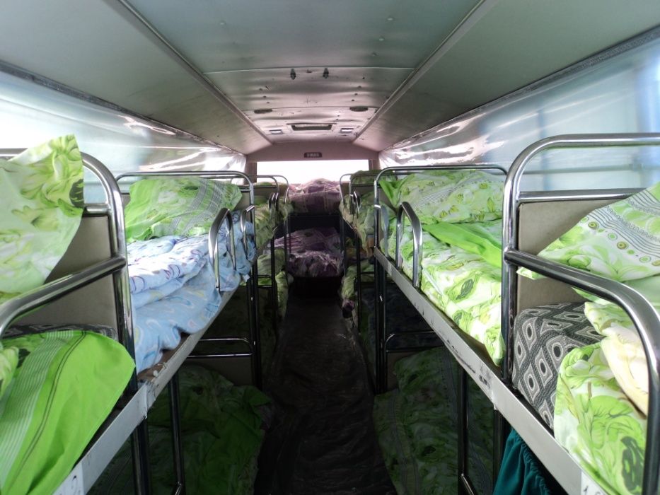Автобус с лежачими местами.