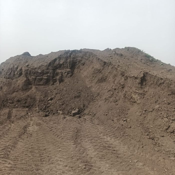 Pământ vegetal negru curat cantitate 4 mc