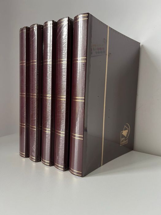 Clasor pentru timbre cu 48 de pagini negre