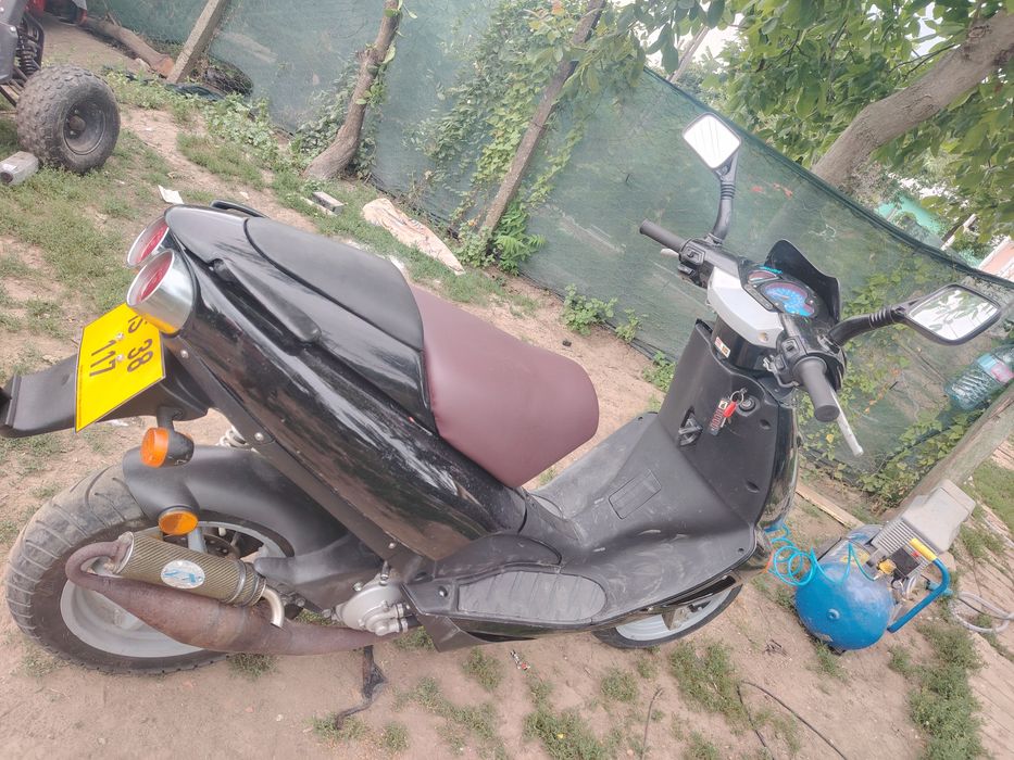 Vând scuter de 50 cm