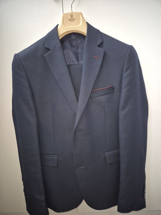 Продаётся костюм 3ка