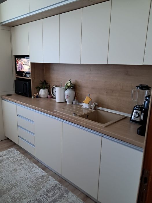 Vând  apartament  3 camere