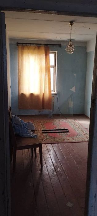 срочно 4 комнатная квартира . договоримся