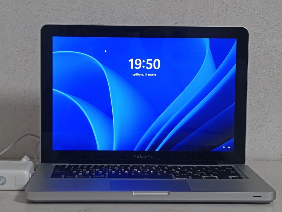 MacBook Pro 13" 16GB / 2TB SSD / Windows11 / Быстрый / Отл. состояние