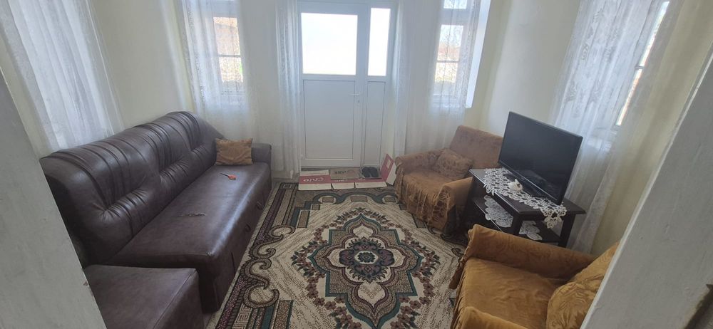 Vând casă sat.Boureni,com.Afumati