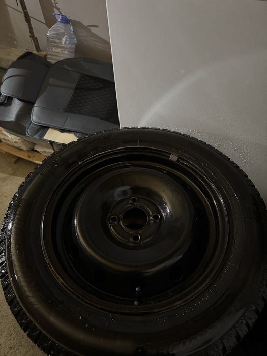 Зимние шины 185/65/15