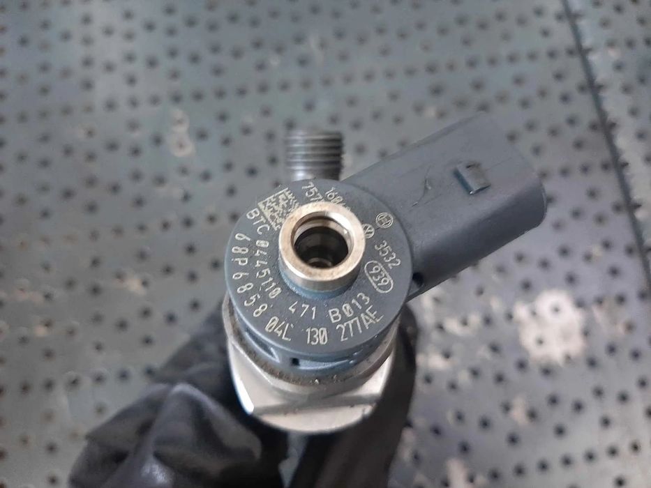 Injector 2.0 tdi audi q5 q3 8u a3 8v a4 b8 a5 skoda octavia 3 vw golf 7 touran 0445110471 04l130277ae