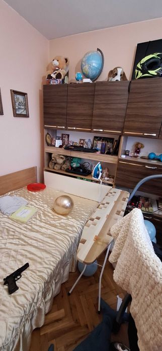 Приста с гардероб и секция