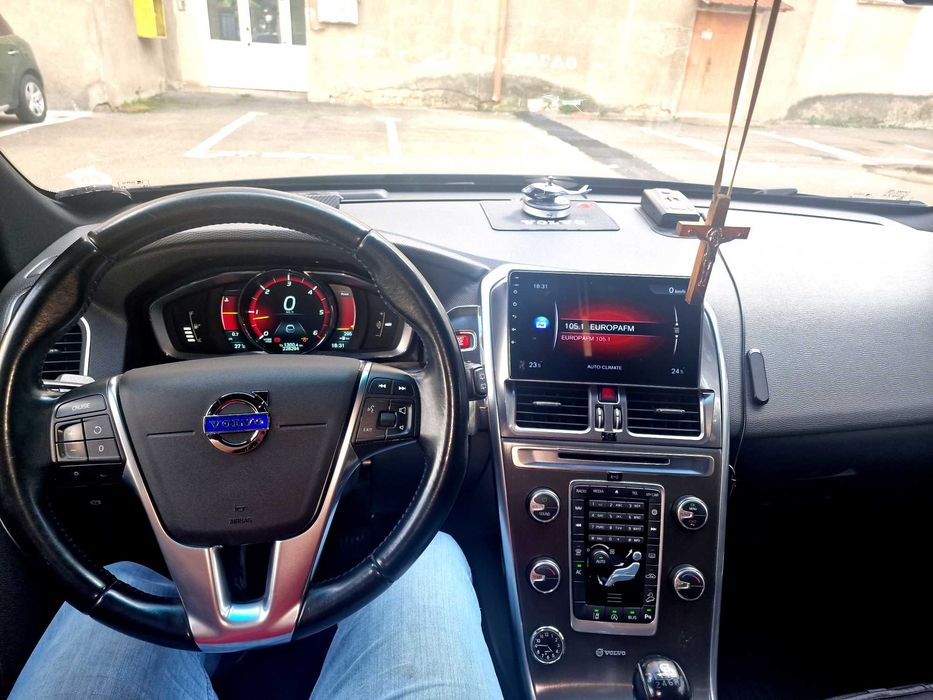 Vând Volvo XC60 D5 4x4 (215 CP)