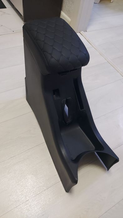 Продам новый подлокотник R3