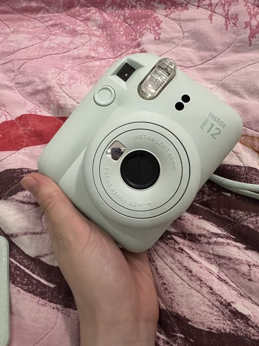 Продам Instax 12