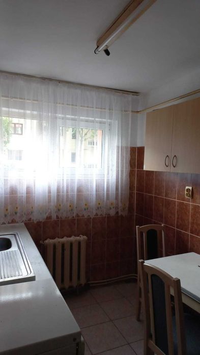 Inchiriez 6-9 august apartament 2 camere