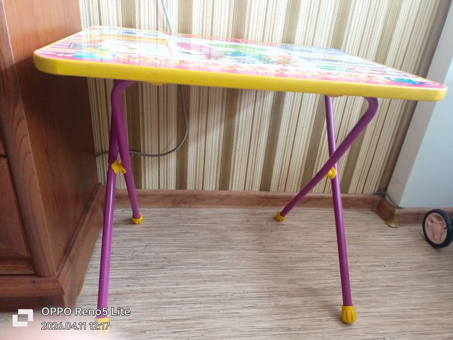 Детский столик для