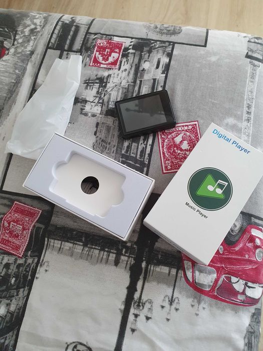 Vand mp4 player pentru muzica si poze