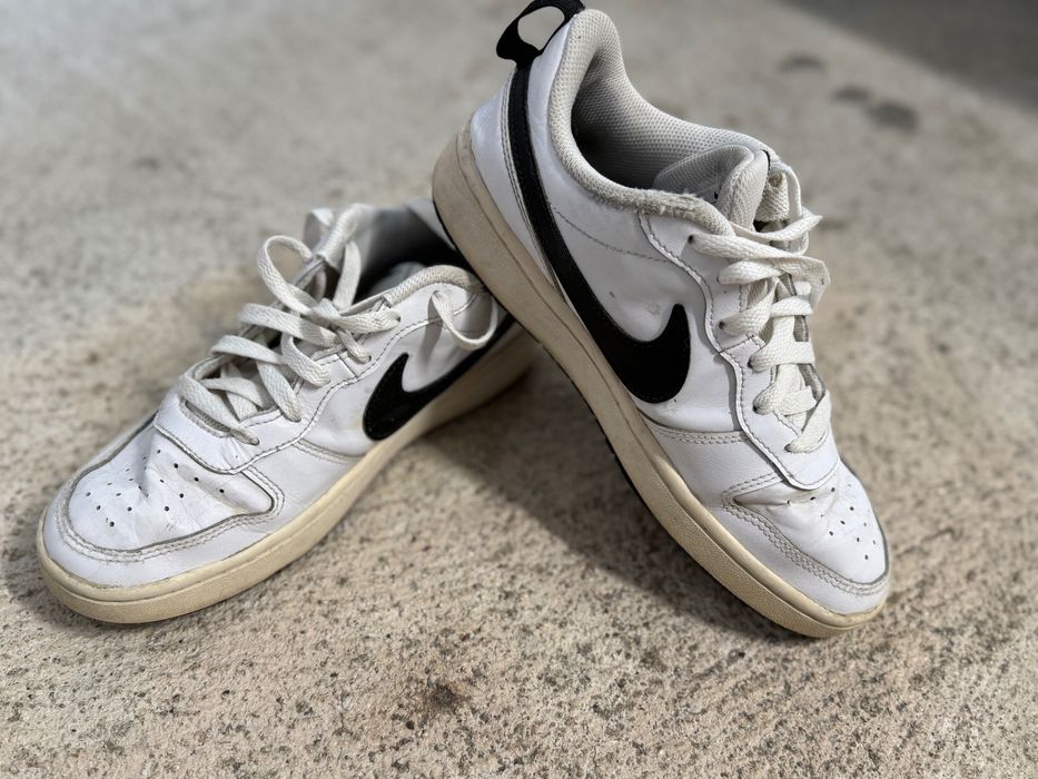 Бели кецове Nike