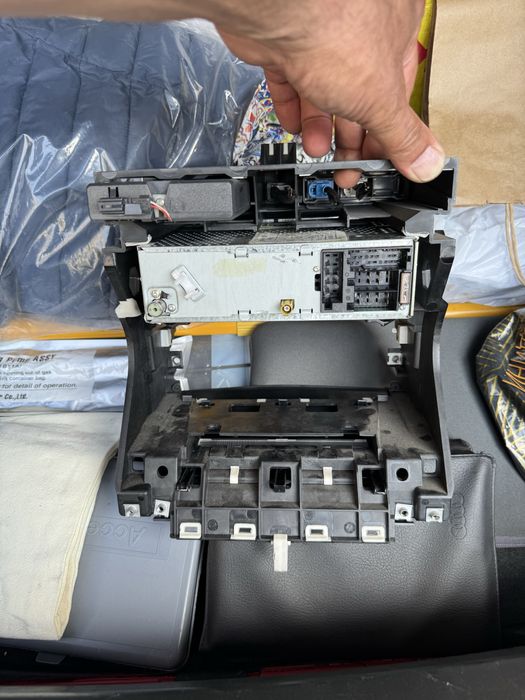 Ауди А3 8р 2006г.Сидиплеар.ченджър.конзола