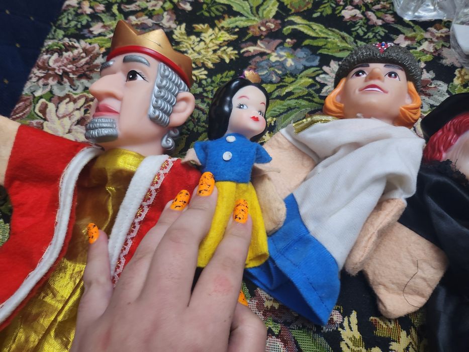 Lot marionete in stare buna