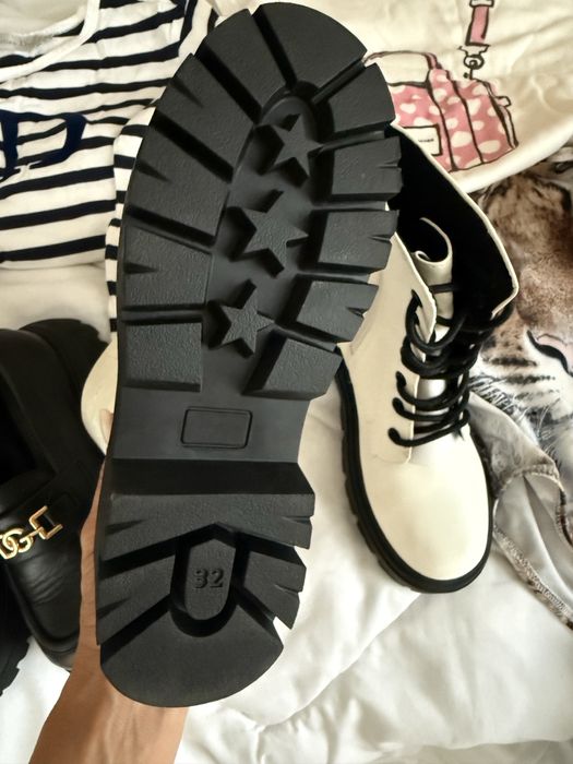 4 чифта за 200 евро Детски обувки за момиче Gucci, Monnalisa, Dolce and Gabbana 30 номер