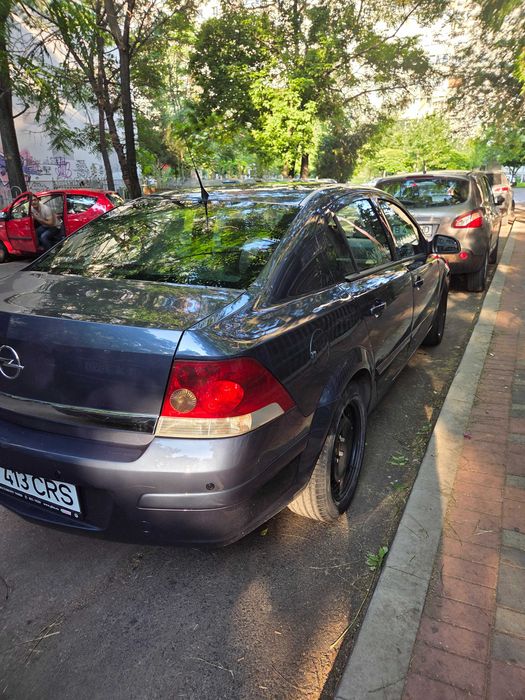 Opel Astra H Sedan