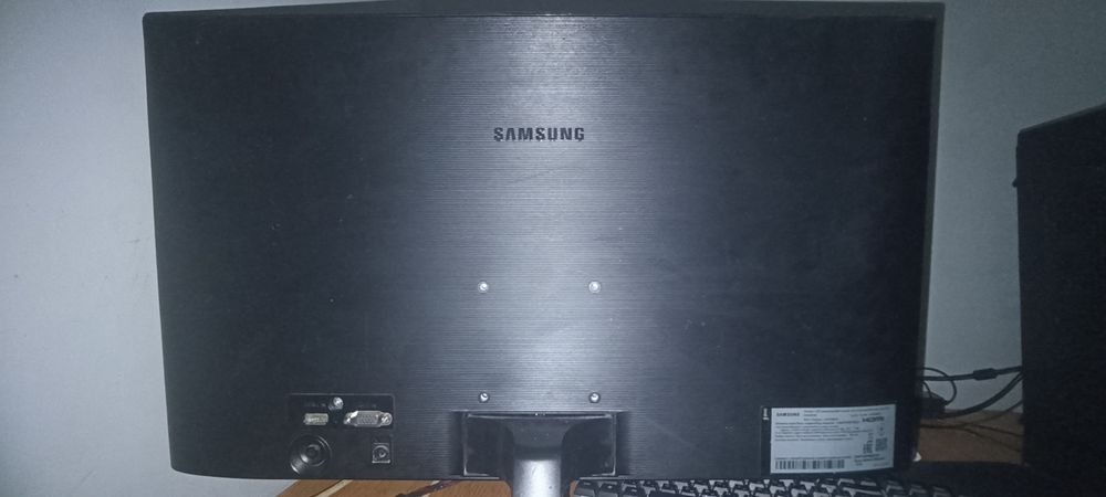 Монитор SAMSUNG S24F350FHI