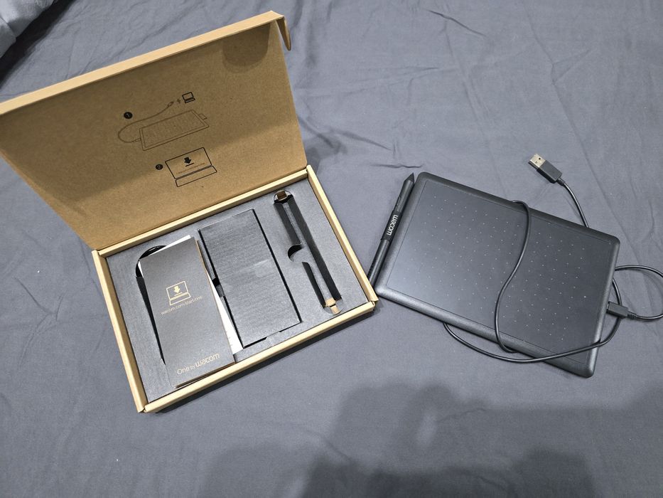 Графичен таблет One by Wacom - Small